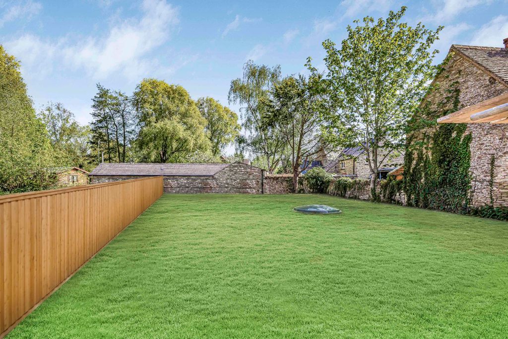 Property photo 1 of 3 Picture No. 03