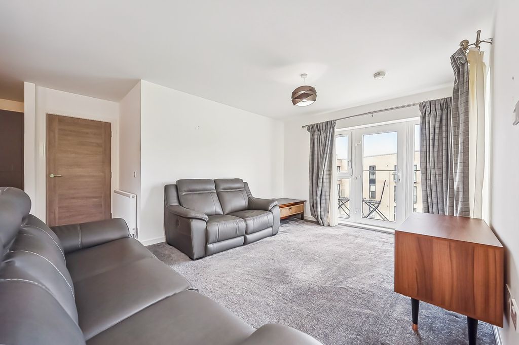 Property photo 3 of 20