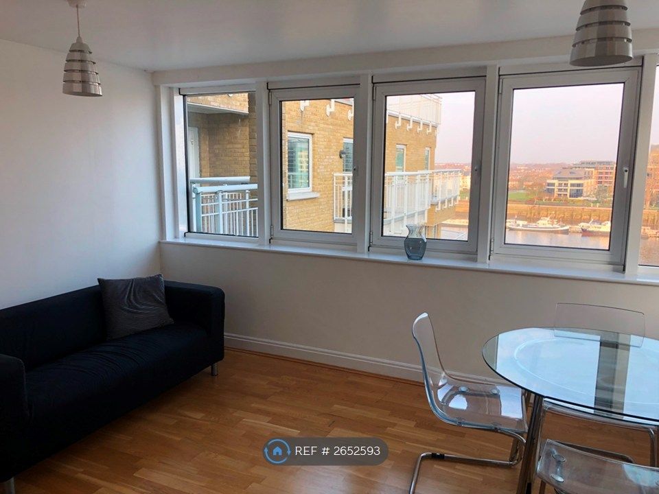 Property photo 3 of 15 Living Room