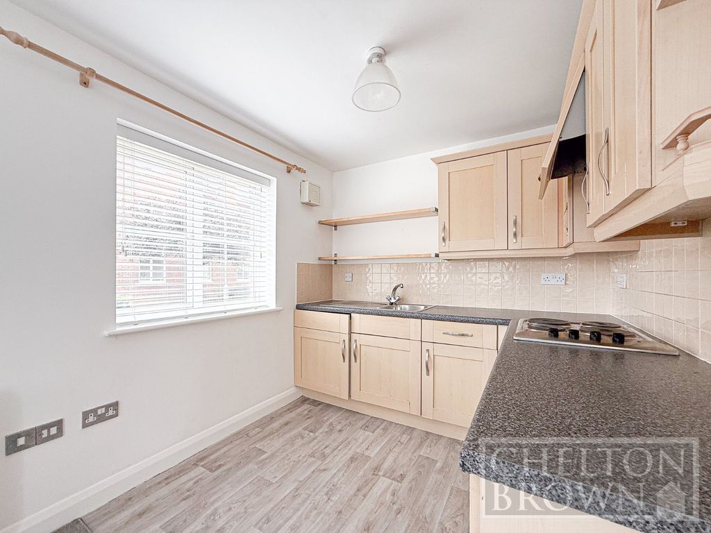 Property photo 2 of 11 Kitchen