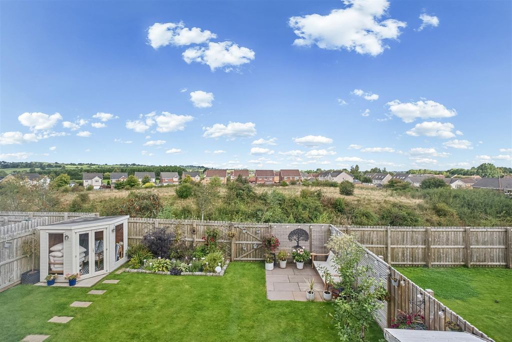 Property photo 2 of 44 Twister Crescent-40.Jpg