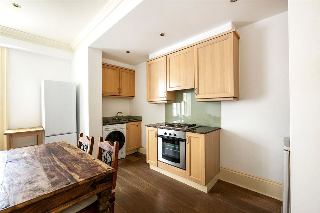 Property photo 3 of 14 Picture No. 06