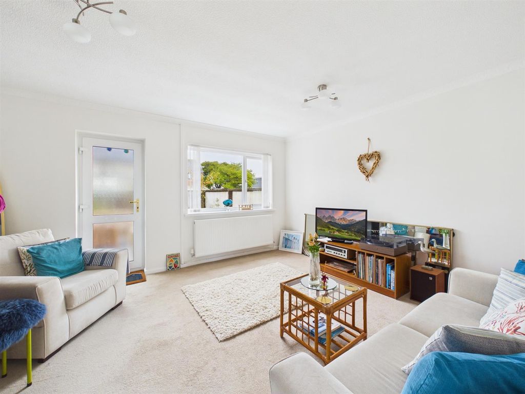 Property photo 2 of 14 Cam04118G0-Pr0082-Still004.Jpg