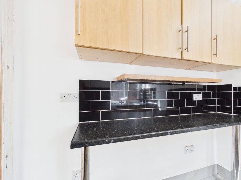Property photo 3 of 15 Kitchen