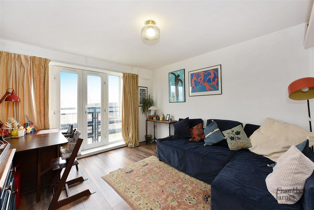 Property photo 1 of 10 26, Locksons Close (4).Jpg