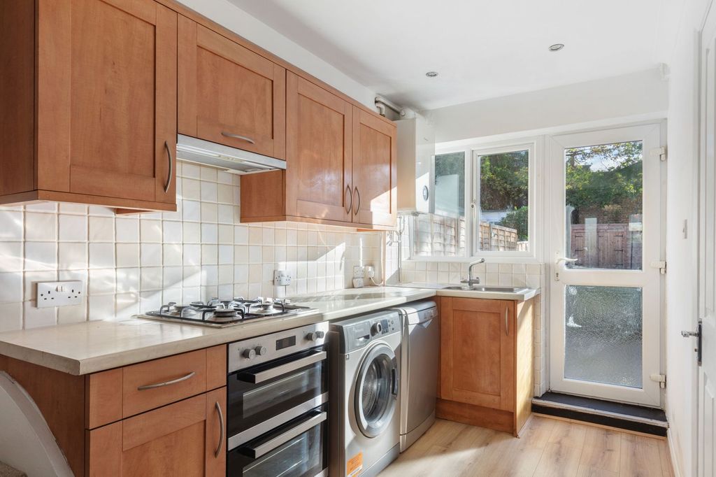 Property photo 3 of 12