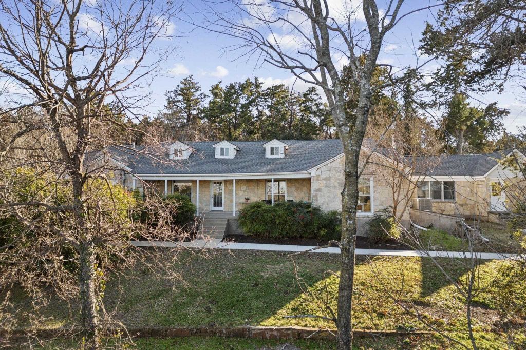 Property photo 1 of 29