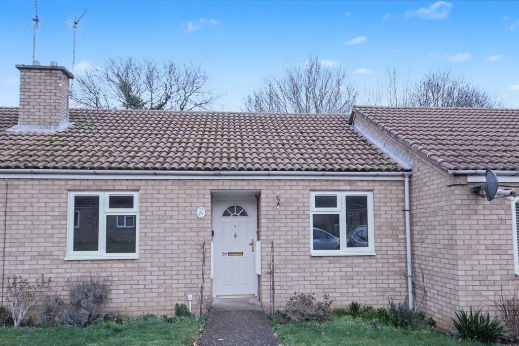 Property photo 1 of 12 56 Cranfield Way, Buckden, St. Neots, Cambridgeshire, Pe19 5Tj
