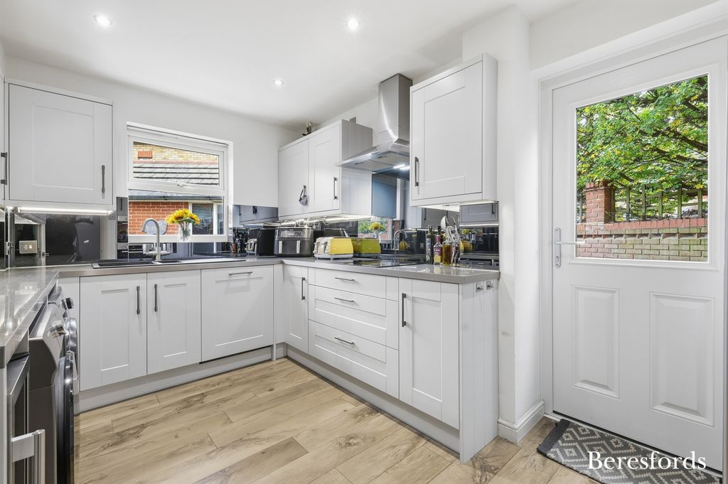 Property photo 3 of 23 Picture No. 03