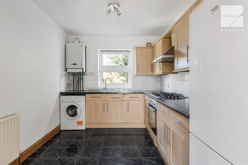 Additional image 6 of 3 bed property for saleCastle Avenue, Highams Park E4