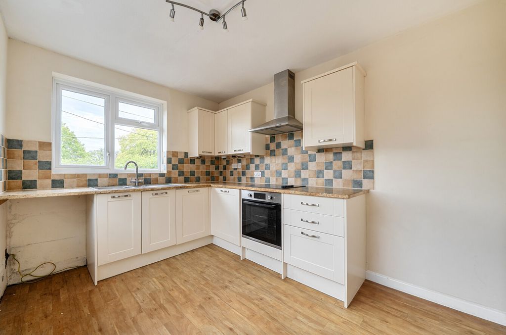 Property photo 3 of 19 1512454-1-6A8Db2c...