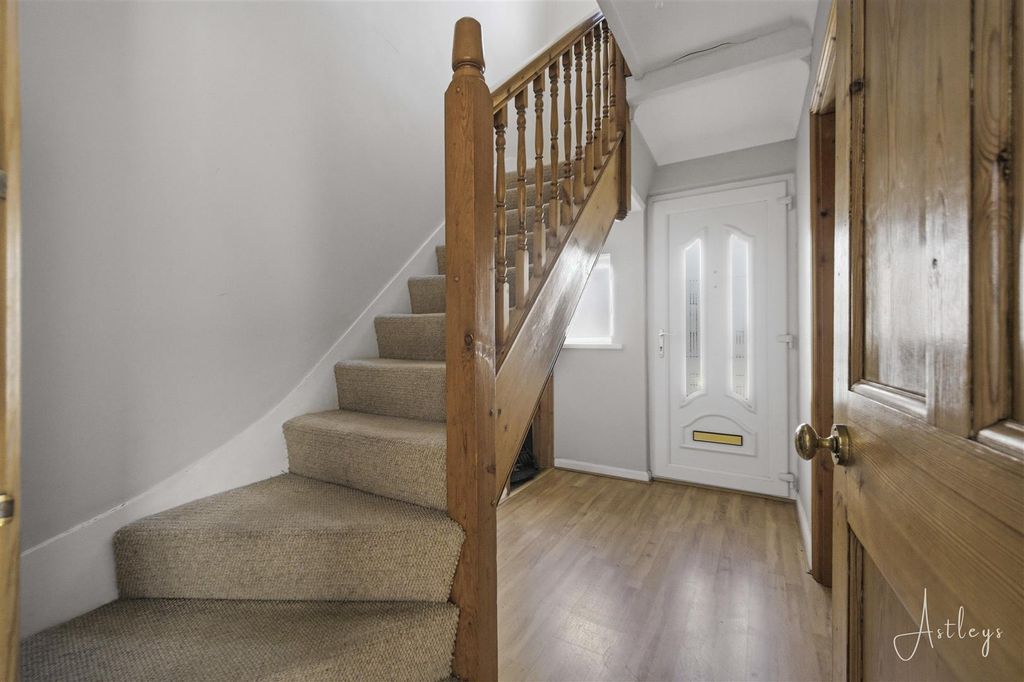 Property photo 2 of 38 02-P1069720.Jpg