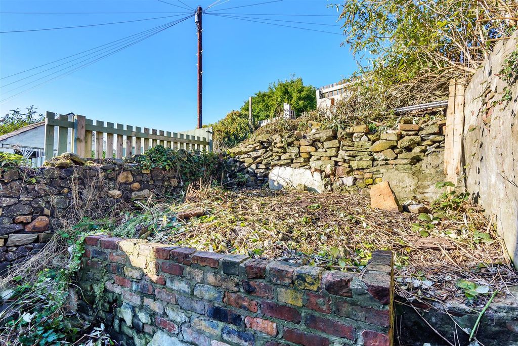 Property photo 2 of 3 907110 (9).Jpg