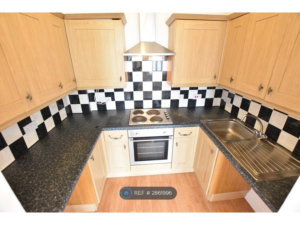 Property photo 3 of 12