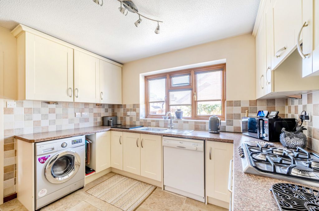 Property photo 2 of 34 Seddons Tiverton