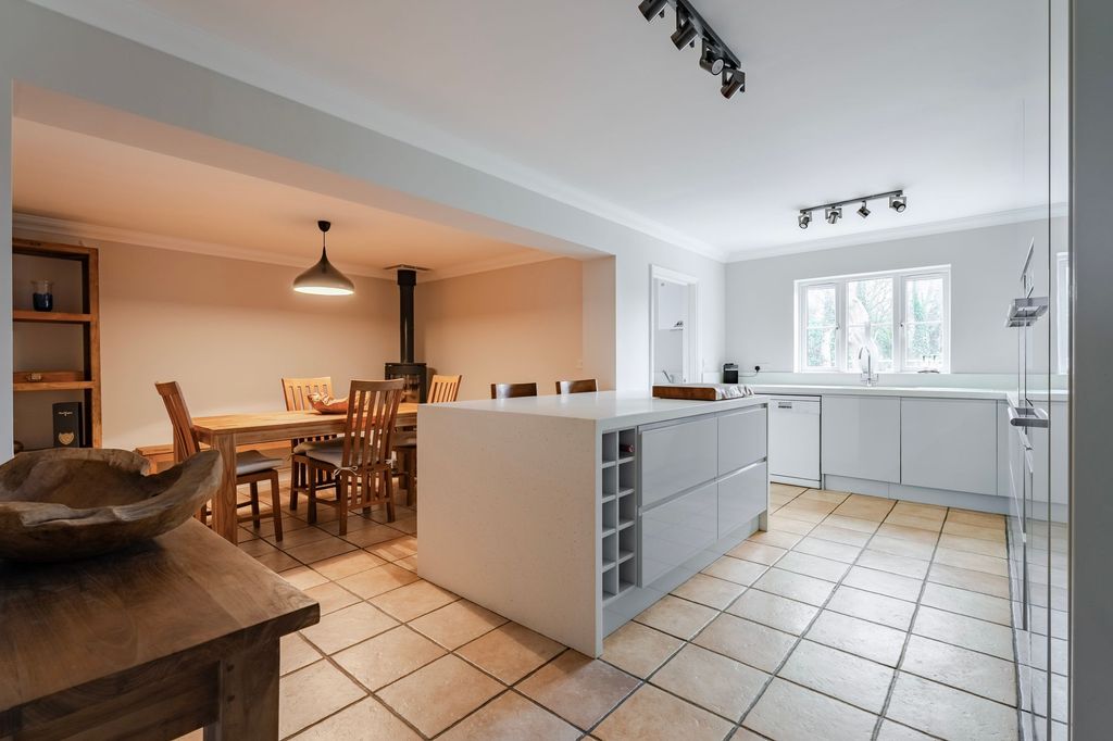 Property photo 3 of 22