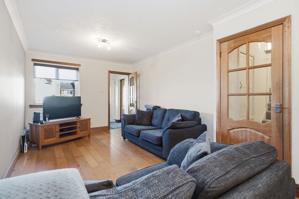 Property photo 3 of 39