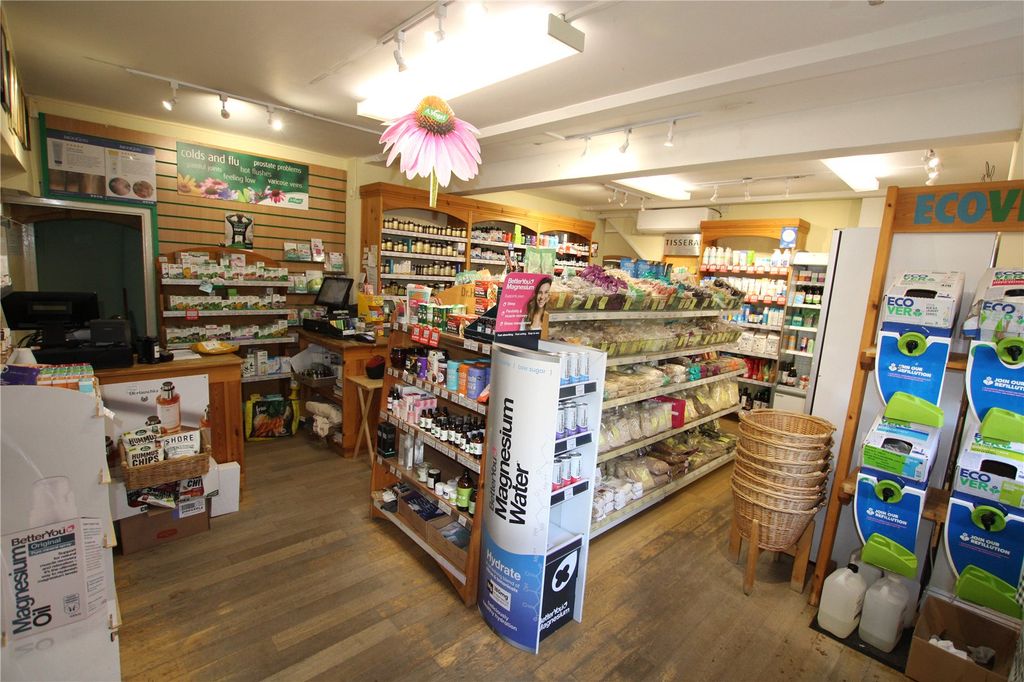 Property photo 2 of 14 Picture No. 02