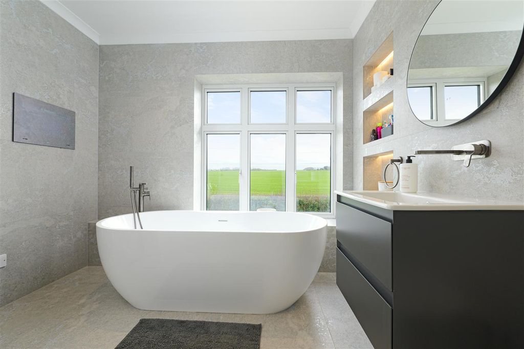 Additional image 14 of 6 bed detached house to rentFarnham House, Merton Lane, Canterbury CT4