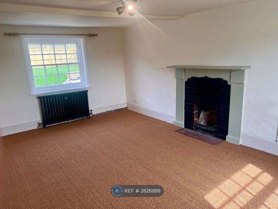 Property photo 3 of 17 Sitting Room