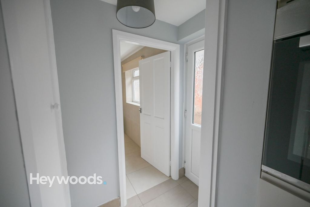 Property photo 3 of 34