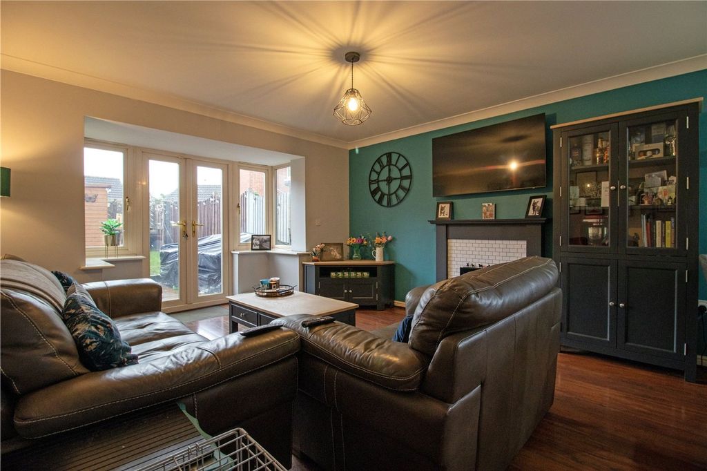 Property photo 3 of 25 Picture No. 02