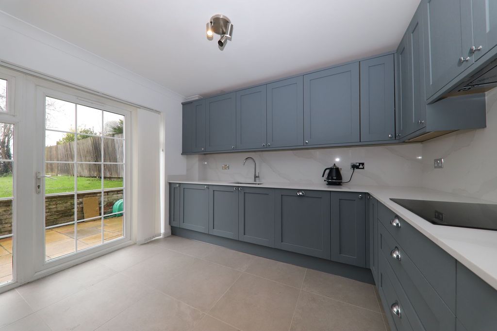 Property photo 3 of 15 Kitchen