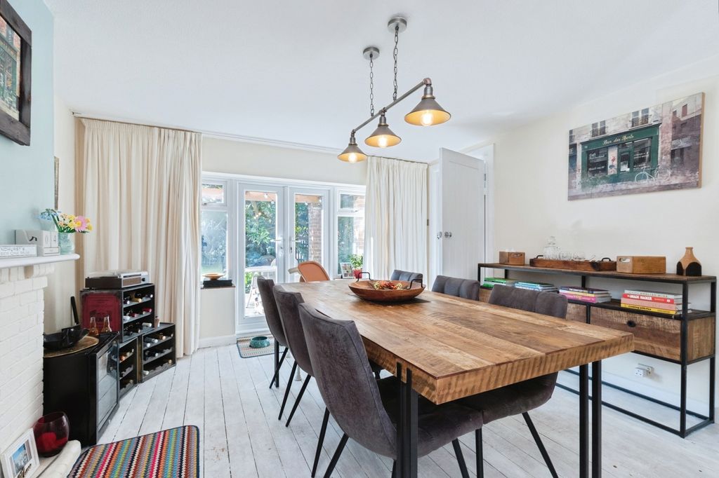 Property photo 3 of 20 Pbox-Img.Jpg