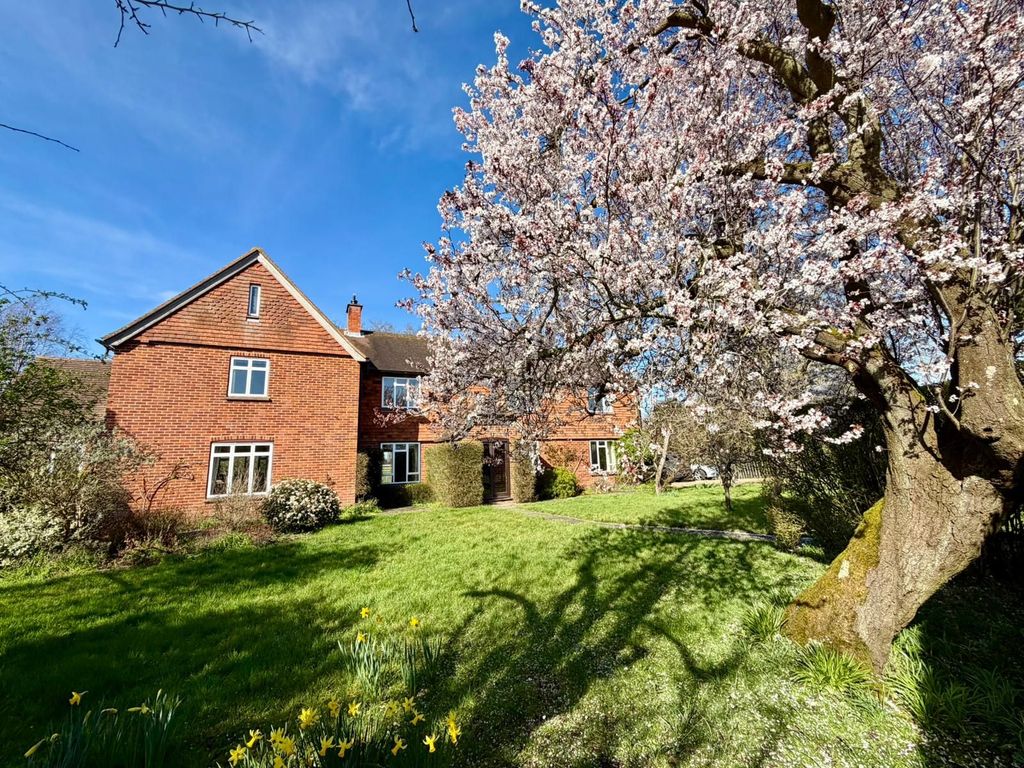 Property photo 2 of 34