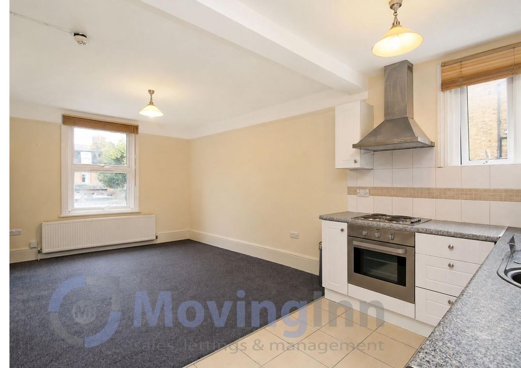 Property photo 2 of 7 Kitchen