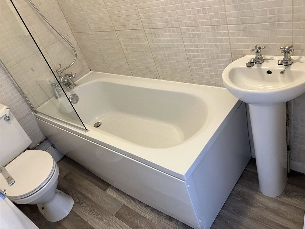 Property photo 3 of 6 Picture 3