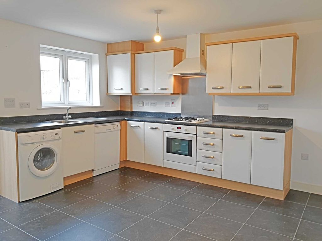 Property photo 2 of 22