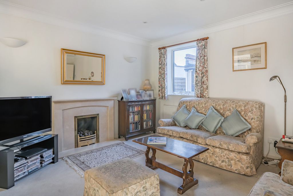 Property photo 3 of 20 1388422-22-693Aef...