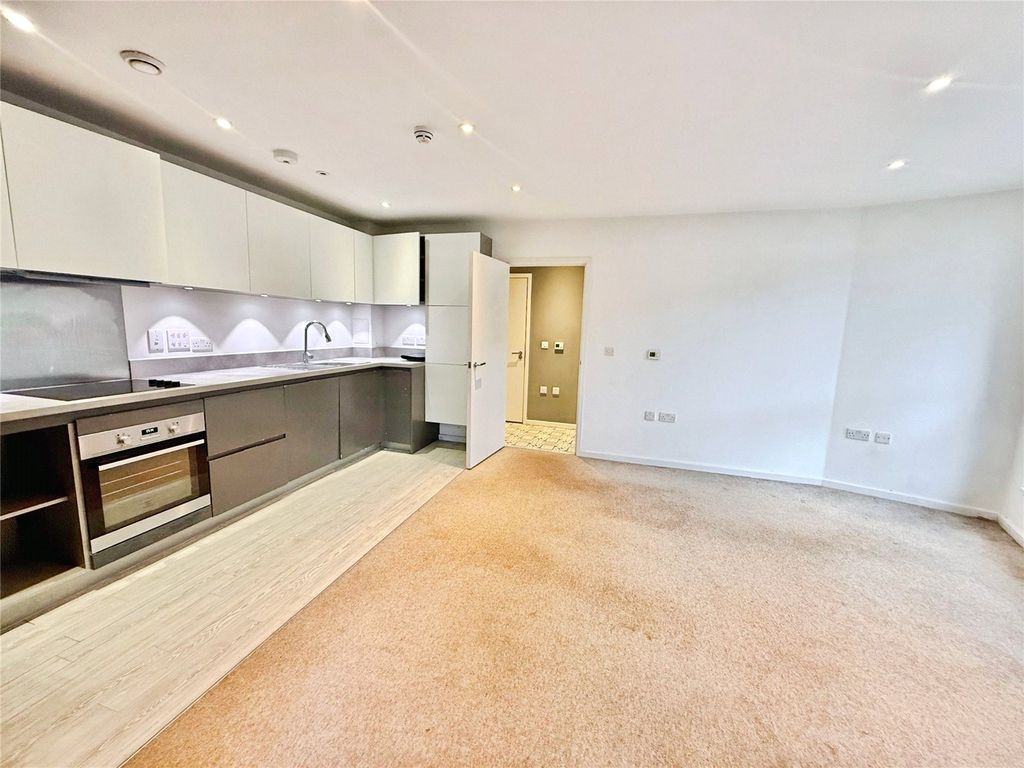 Property photo 3 of 11 Living Room