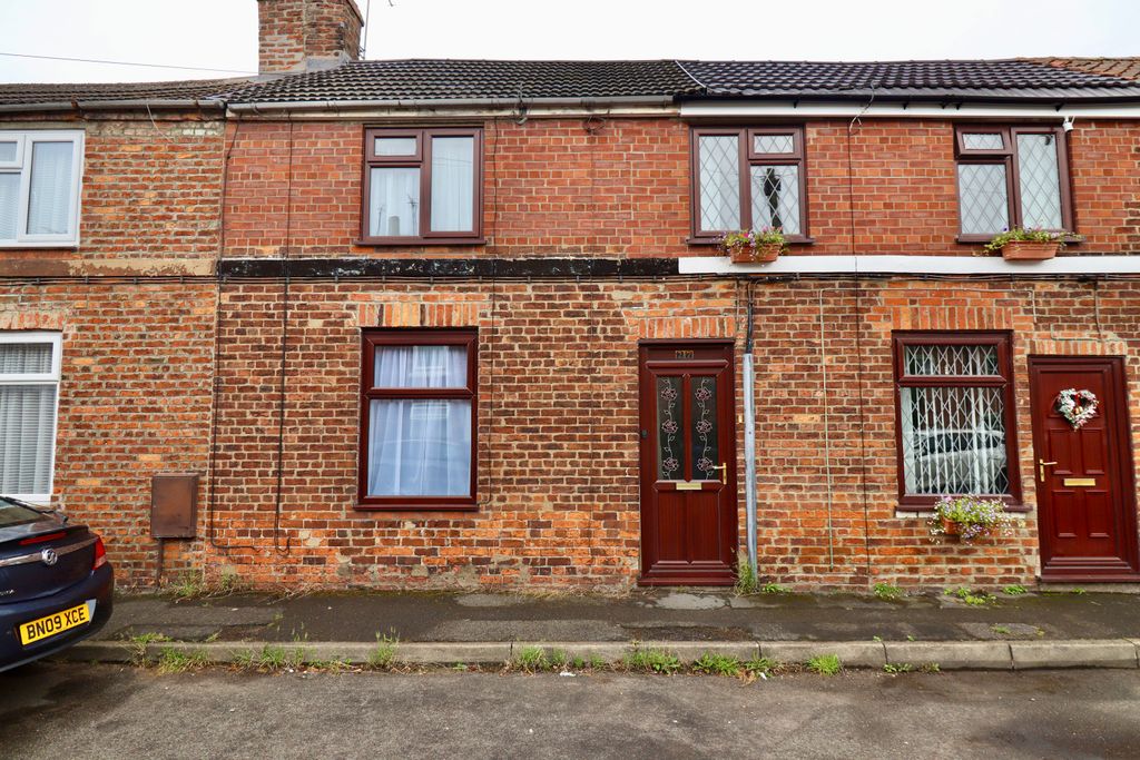 Property photo 1 of 18