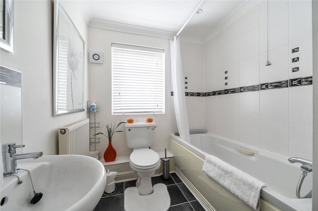 Additional image 7 of 2 bed flat for saleWoolbrook Road, Sidmouth, Devon EX10