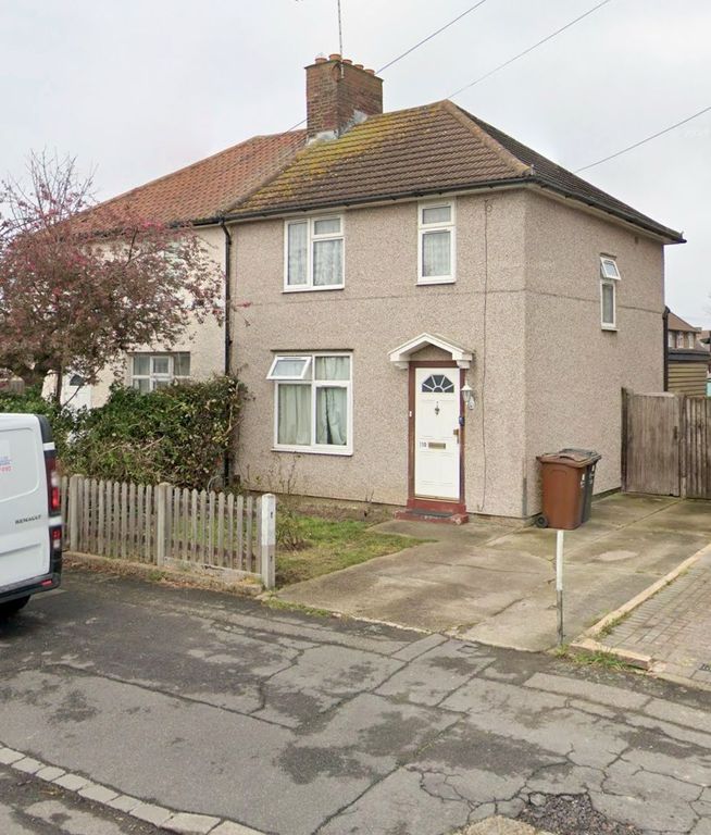 Property photo 1 of 18 3 Bed Semi-Detached House For Sale Keppel Road, Dagenham Rm9 5LX