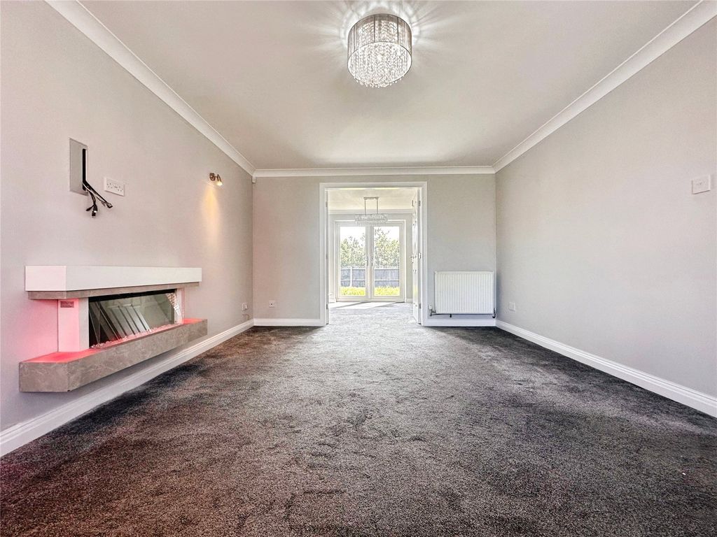 Property photo 2 of 16 Living Room