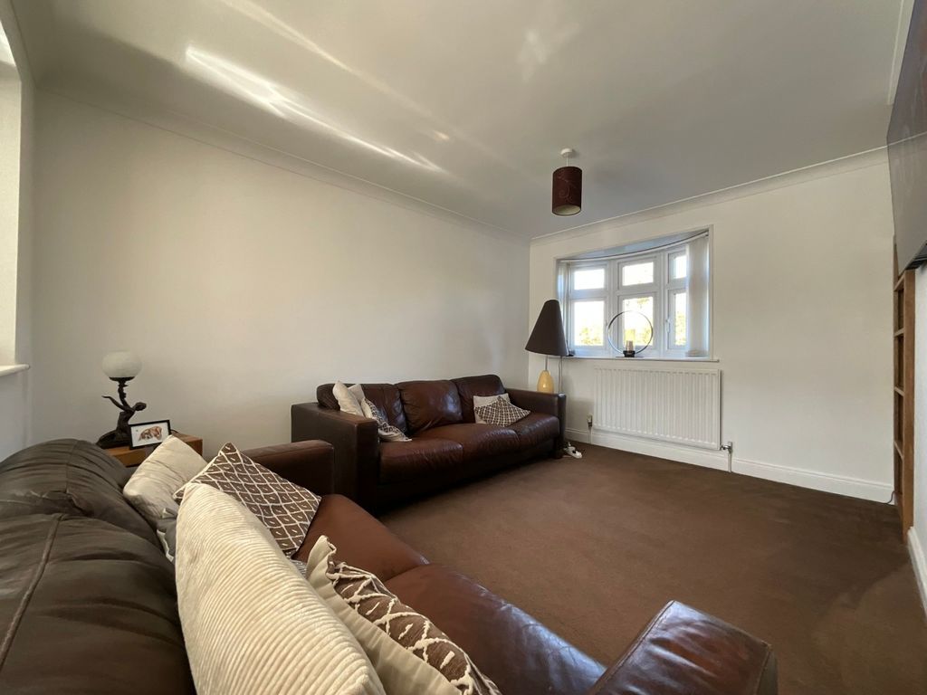 Property photo 2 of 19 4474373