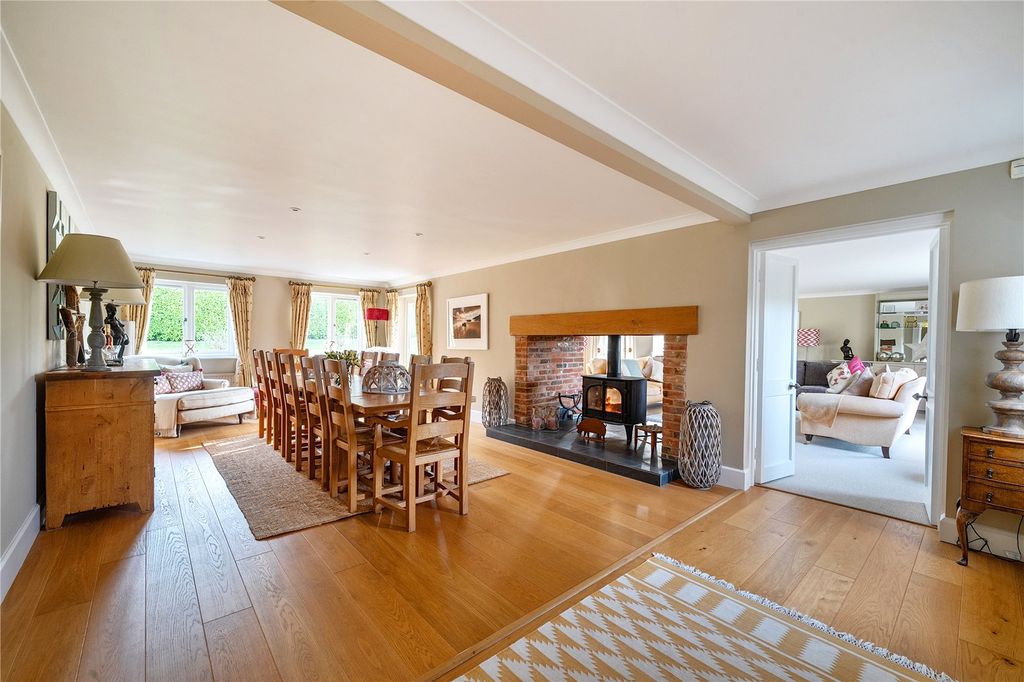 Property photo 3 of 31 Dining Room