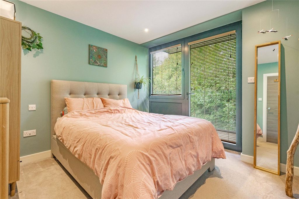 Property photo 2 of 9 Picture No. 01