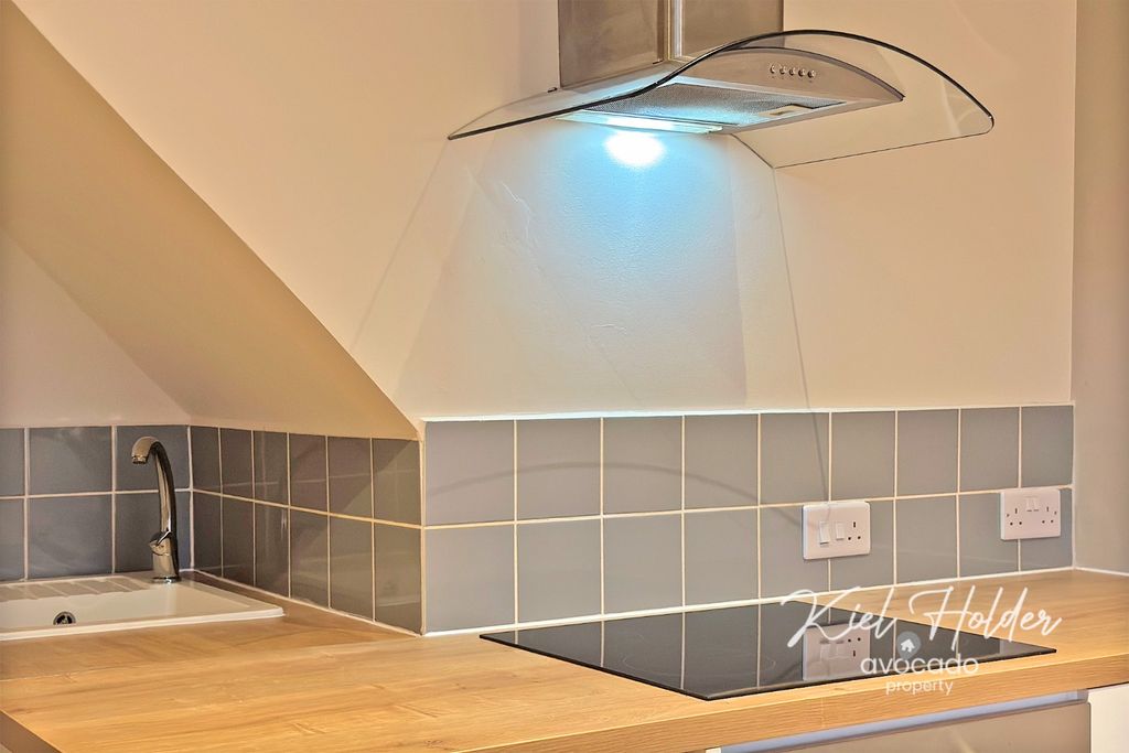 Property photo 3 of 15 4512367