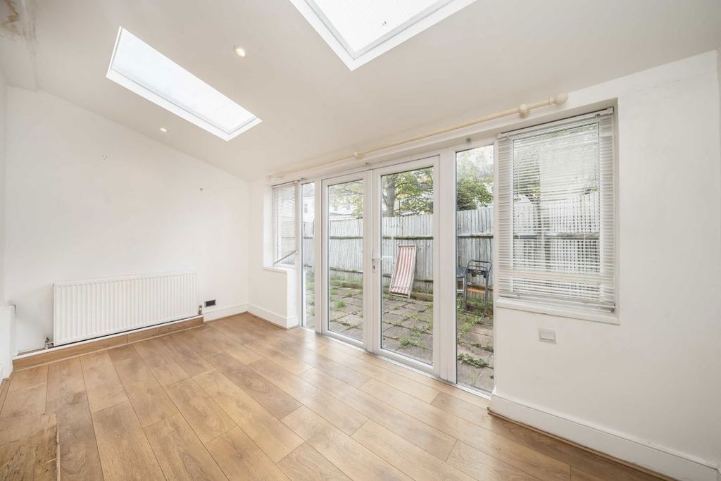 Property photo 3 of 7