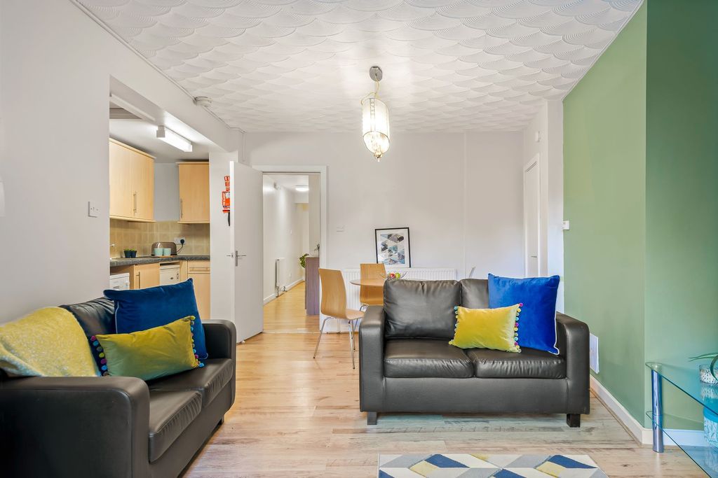 Property photo 2 of 11 Property Photo