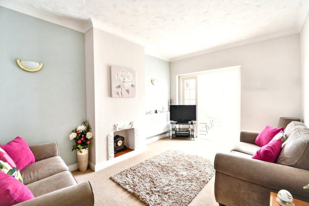 Property photo 2 of 14