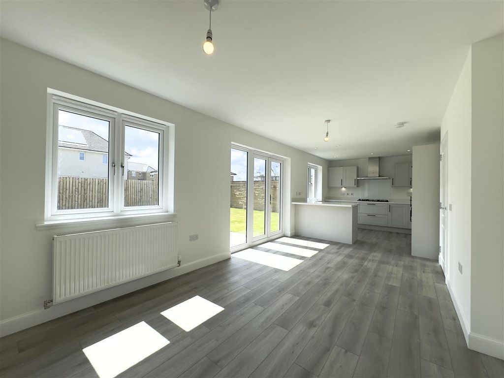 Property photo 3 of 23 Kitchen/Family Dining Room