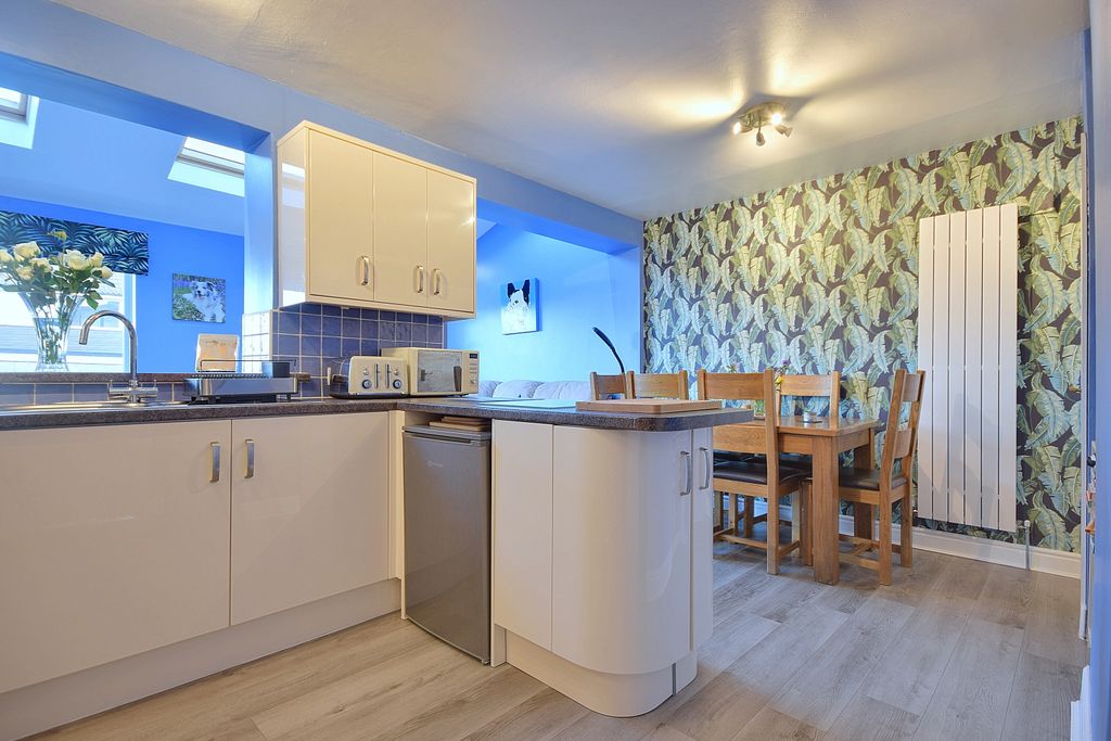 Property photo 3 of 23 Annes Ct Ewemove (23)