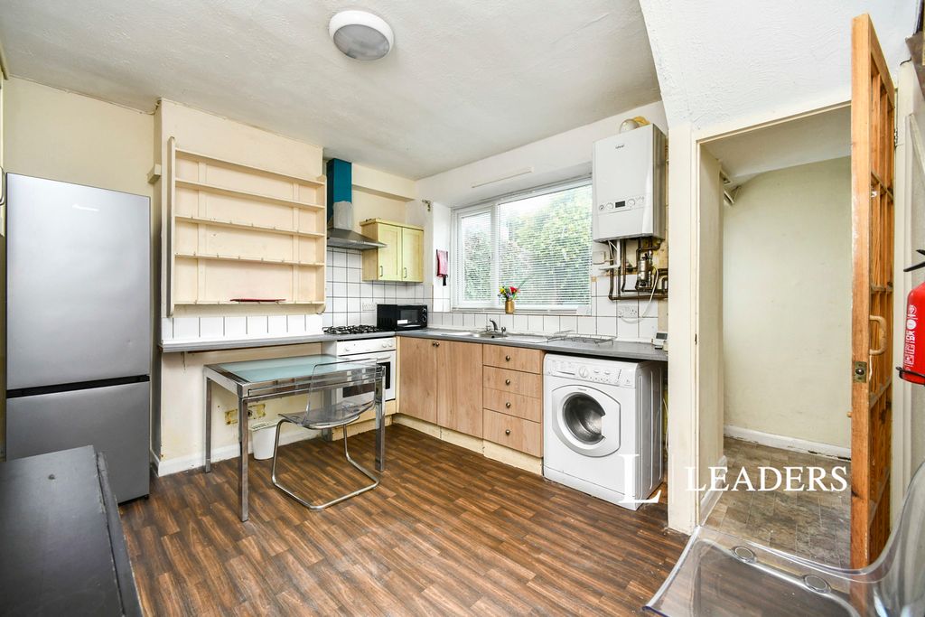 Property photo 3 of 15 Kitchen