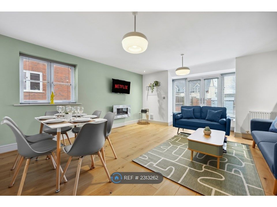 Property photo 1 of 32