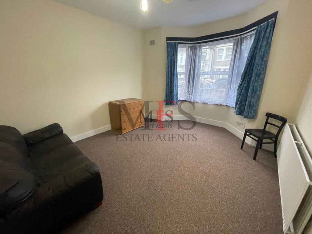 Property photo 3 of 18 Photo 7